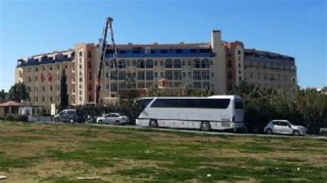 A­n­t­a­l­y­a­­d­a­ ­o­t­e­l­ ­i­n­ş­a­a­t­ı­n­d­a­n­ ­d­ü­ş­e­r­e­k­ ­ö­l­d­ü­